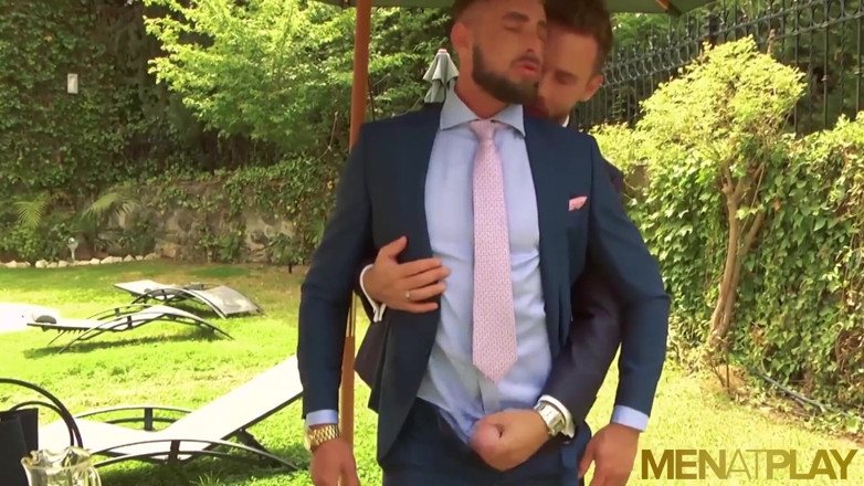 Menat Play: Menatplay hunks Logan Moore och Massimo Piano analknull