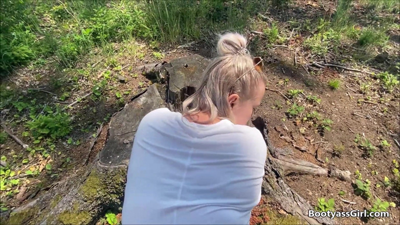 Bootyass Girl: PAWG fodida na floresta