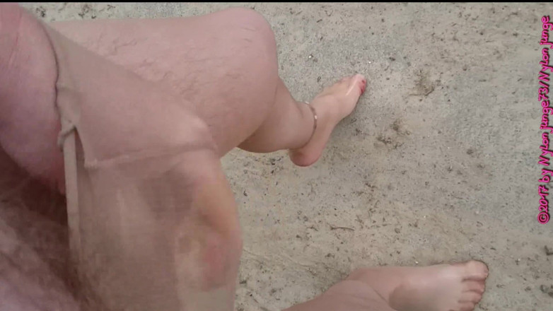 Carmen_Nylonjunge: Outdoor-sperma in strumpfhose