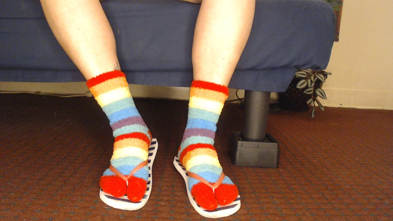 Abby Anna: Fluffy Fuzzy Socks Flip Flops Shoeplay.