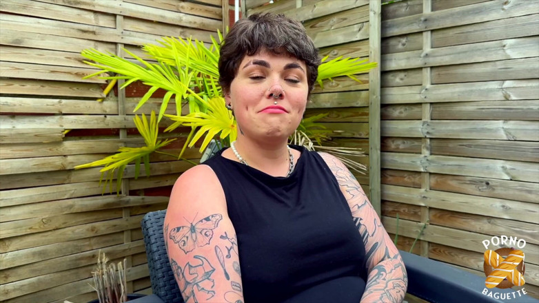 Porno Baguette: Betty, jolie fille, se fait baiser partout