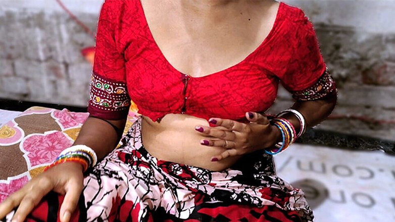 Sexyquine: Bhabi gợi cảm ở nhà một mình