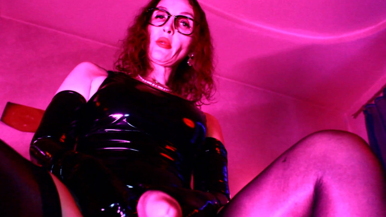 Eva Latexxx: Eva, déesse du latex, maîtresse femdom en solo, talons vinyle