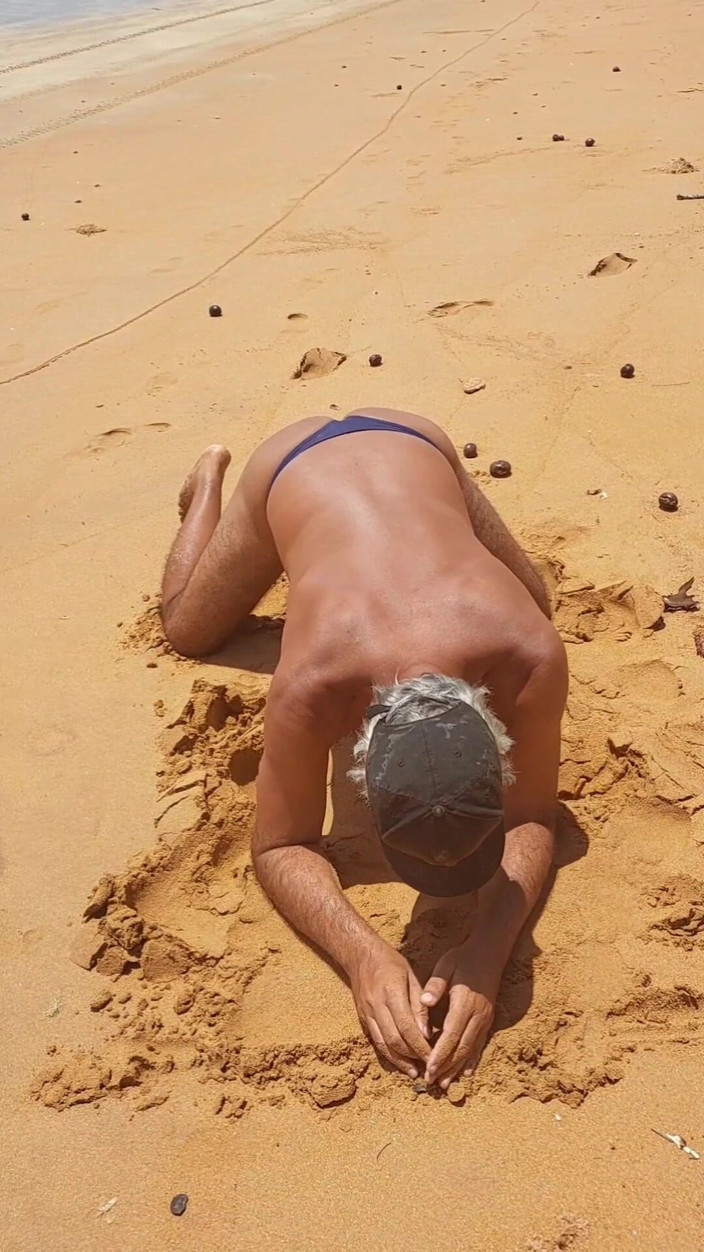 Ladysilvas: Într-un bikini pe plajă Ce un fund sexy