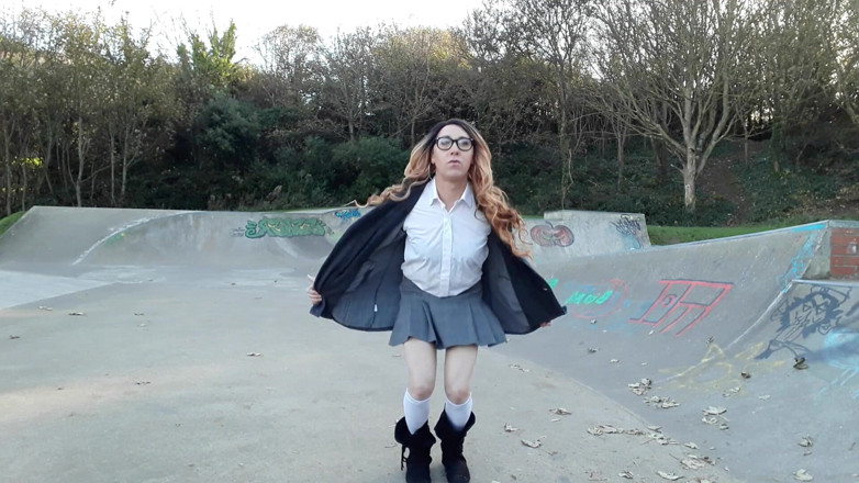The Midnight Minx: Travesti üniversiteli kız paten parkı striptizci