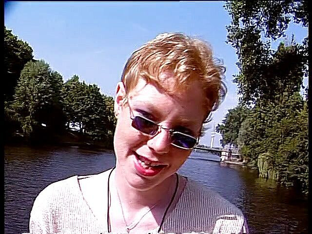 Lucky Cooch: Niemiecka blondynka mówi
