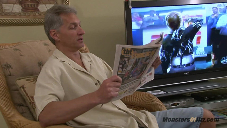 Monsters Of Jizz: 大きなおっぱいティーンはstepdads巨大なコックを吸う