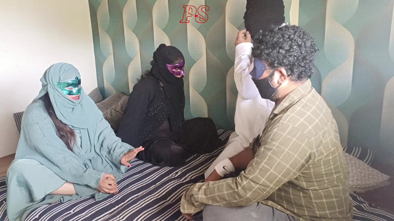 Pstarindia123: Two Muslim Bhabhis Wearing Burqas Got Fucked Together in Forced...