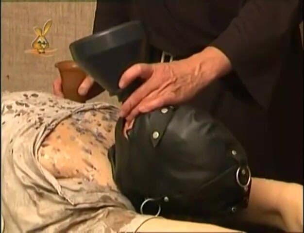 House of lords and mistresses in the spanking zone: Peck và lông vũ
