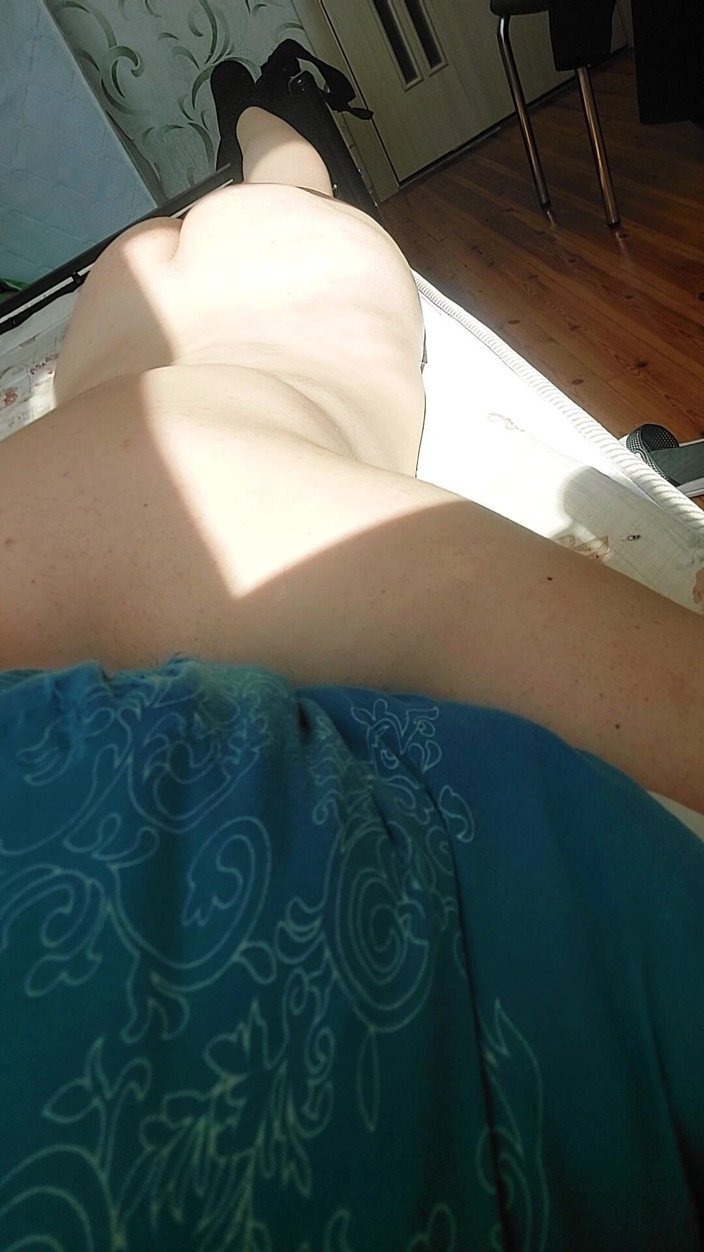 Kitty_Cross: Hezká blondýna Přírodní tělo roztomilé Sissy White Femboy Ženské tělo