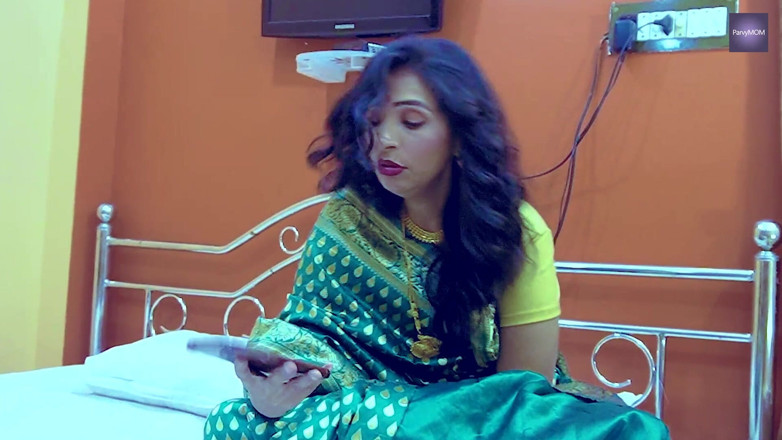 Hot desi couple studio: La bhabi indiana ha tradito suo marito e viene scopata...