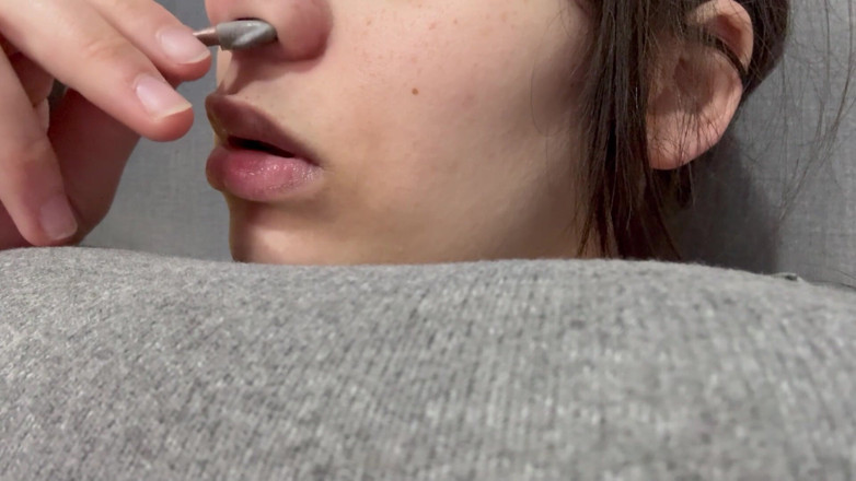 AmayaMori: Ma demi-sœur géante joue avec son demi-frère minuscule