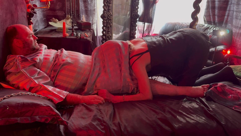 Aaexperinces trans: Deel 2- Lanista Bear introduceert onze nieuwe meid Jayne en test...