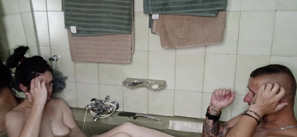 Bigjoefuckalott: Bilik mandi