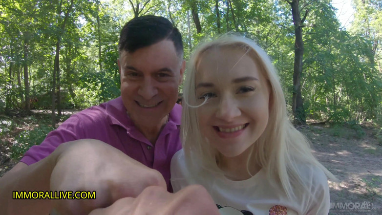 Immoral Family: Вітчим і пасинок, командна дівчина заблукала в лісі! Мерилін Шугар сквіртує, риммінг, два кремпаї, частина 1 з 2