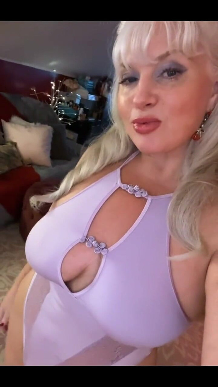 PaintedRose Taboo Femdom Fetish MILF: Фінал фільму «Доміней» за лаштунками серії «Доміни».