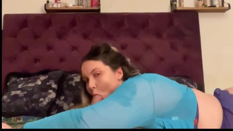 MissFFW: Une BBW chevauche une bite puis le branle jusqu’à une énorme éjaculation