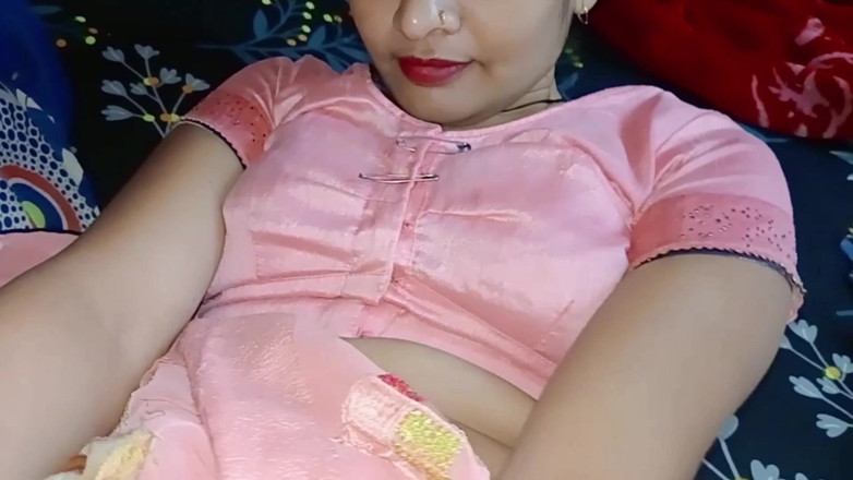 Village studio: Une fille nouvellement mariée se fait lécher et sucer sa...