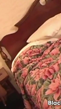 Lisa Sparxxx, star du porno à gros nichons, dans un gangbang interracial