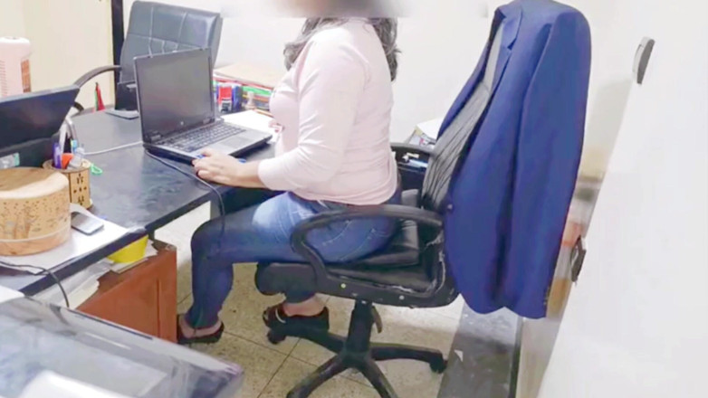 BBW LATINA: J’ai enfin obtenu que mon collègue me baise dans mon...