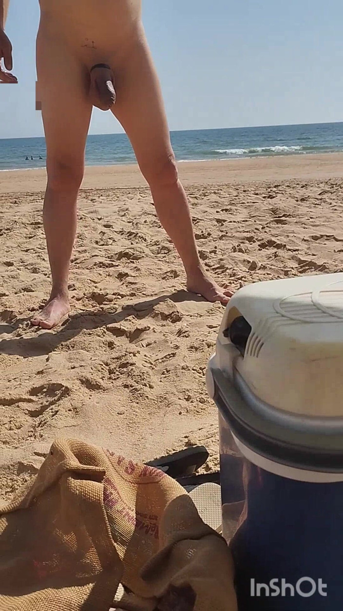 Morbosete000: Sur la plage nudiste