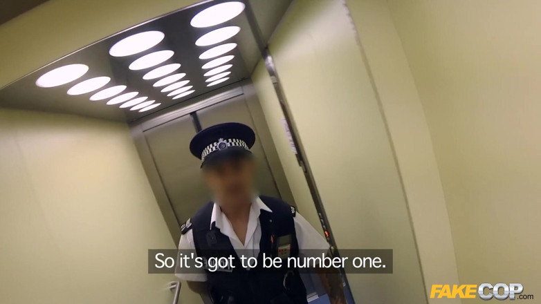 Fake Cop: La s'py che mi ha scopato: la calda lituana ama...