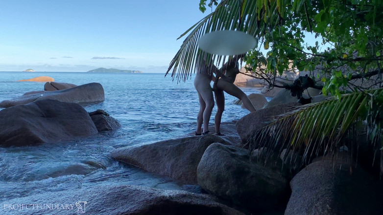 Projectsexdiary: Menangkap pasangan telanjang -seks di pantai