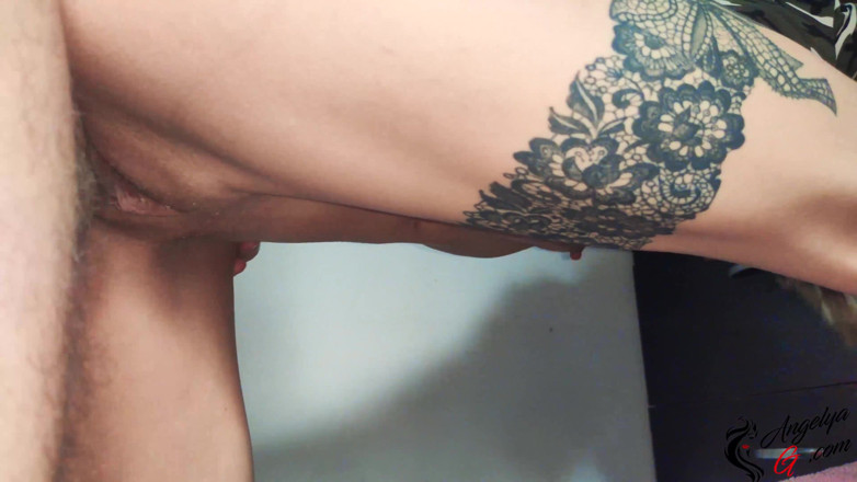 AnGelya G: Tiener met bubbelkont hardcore seks en sperma - hete amateur