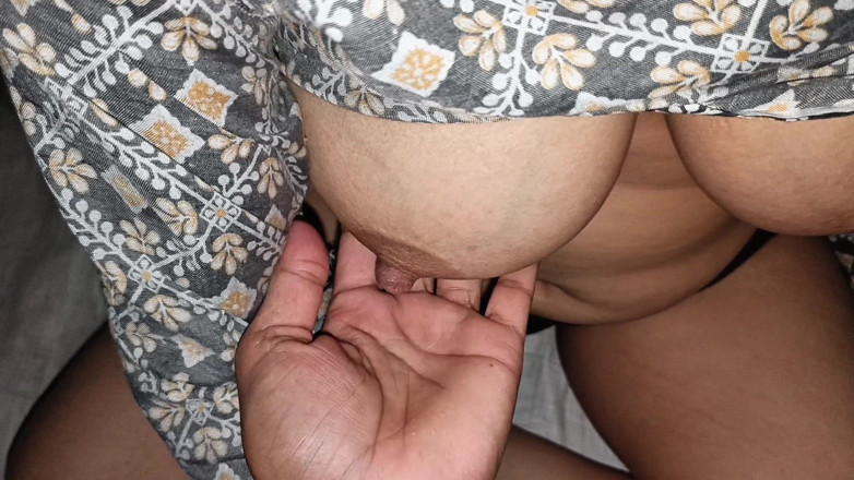 Hot Sudipa: Awek kampung bengali 18 tahun yang cantik, dikongkek keras oleh teman...