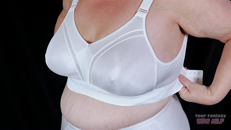 BBW_Wife: Nonna retrò mutandine e reggiseno - La mia fica pelosa miLF...