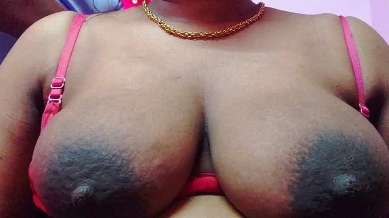 Desi Mohini: Dì quê nhà quyến rũ bạn trai bằng bộ ngực...