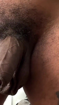 Riempio la mia bocca passiva masturbazione con pre-sborrata