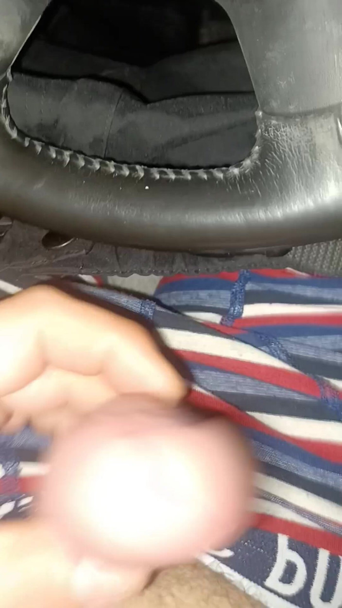 Ryebear69: Éjaculation en voiture