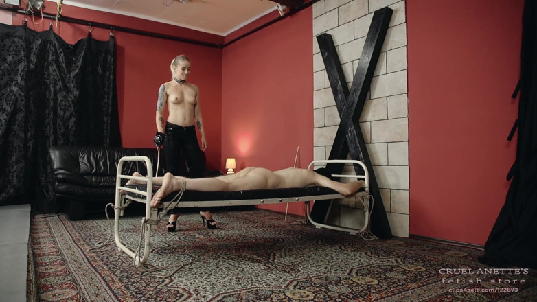 Cruel Anettes fetish world: Tlusté bičování