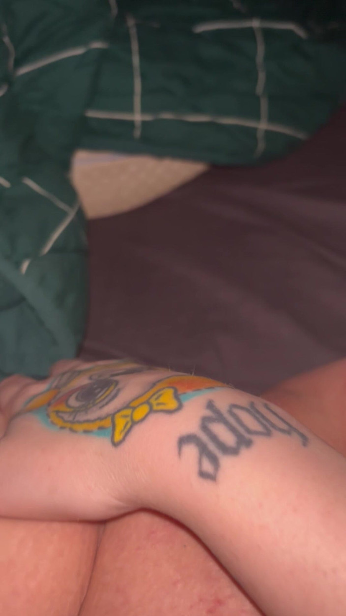 Hot potato girl: Je Me Gifle Jusqu’au Rouge