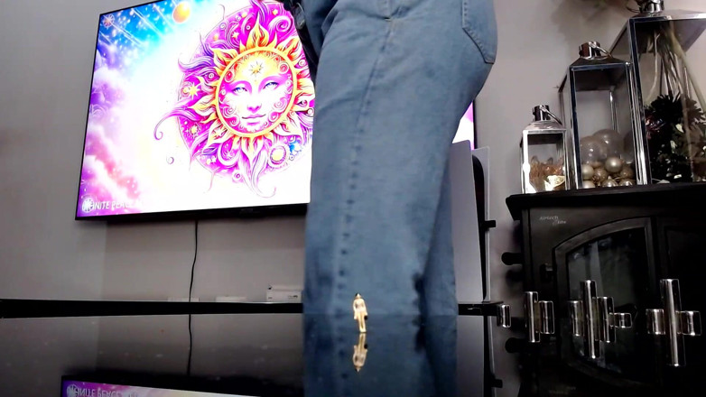 Maeling: Slut Teen Ruined in Jeans Ass-fyxiation with Giant Ass Unknowing