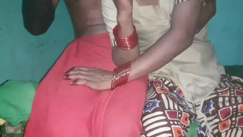 Bhabhi: Desi marido esposa vídeo chudai depois de comer sorvete vídeo...
