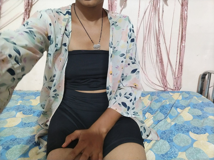 Surbhi453: भारतीय देसी भाभी की गांड चुदाई