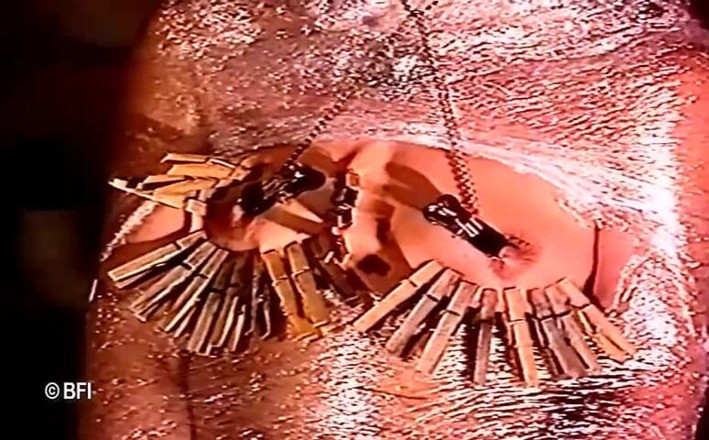 Hardcore slave sex: Rêve pour une femme mature soumise.