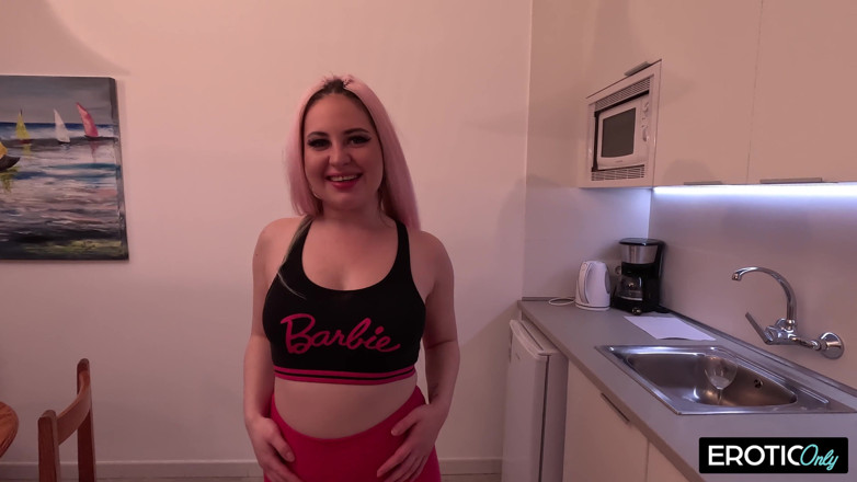 German bitch hunter: German Teen Loves Cum on Pizza After Assfuck!