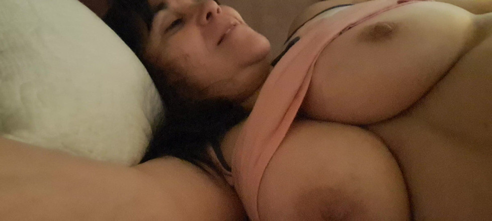 Mommy big hairy pussy: De knullar mig väldigt tidigt i tystnad