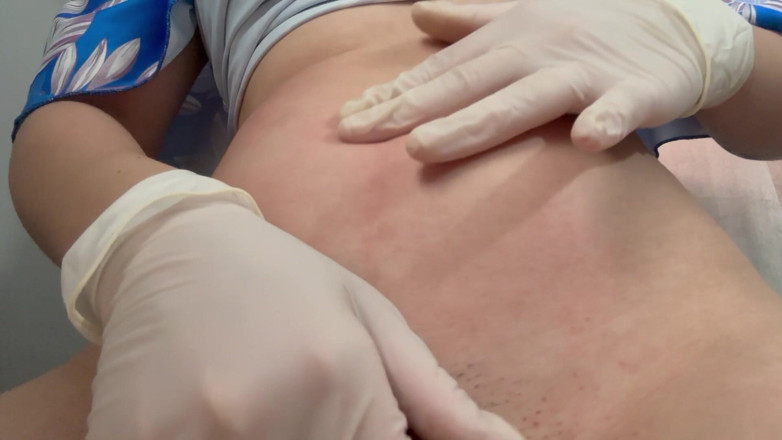 AmayaMori: Je joue avec des gants médicaux, nombril