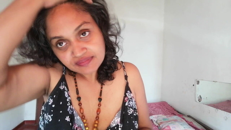 Tina Baby: ससुर का बड़ा लंड चूसने के लिए तैयार होना