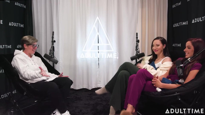 Adult Time Podcast: Bintang lucah Podcast Selepas Pertemuan lesbian! | Vanna Bardot &amp; Melissa Stratton |...