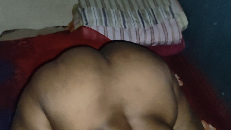 Hot_girl02: Бхабхи показывает большие сиськи и трах в большую задницу раком