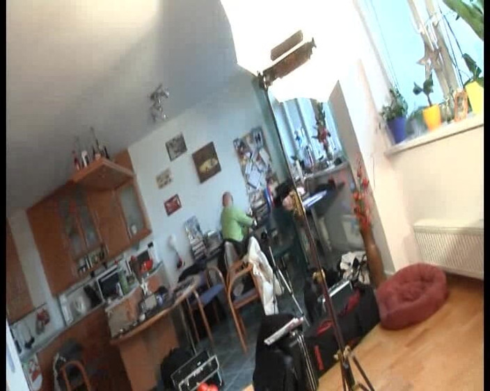 Casting GIRLS AND FIRST PORNO: Stallone Muscoloso Martella Forte Bruna Arrapata Sul Divano