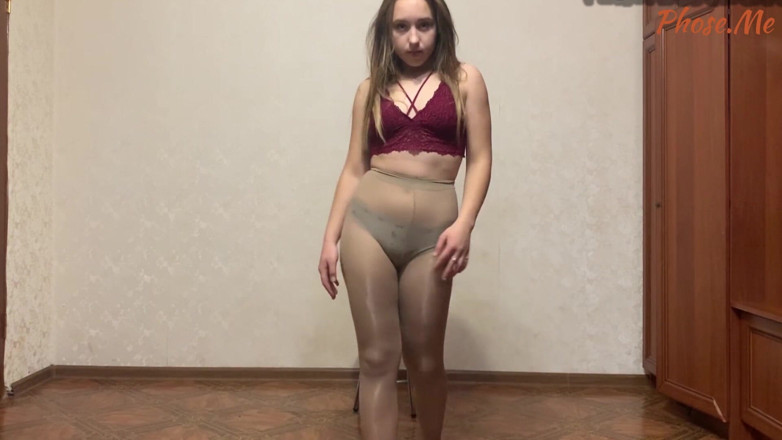 Pantyhose me porn videos: Мила студентка Ліза моделює різні колготки для спокуси