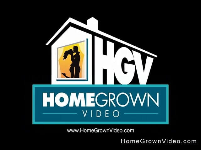 Homegrown Video: Tato nadržená brunetka chce potěšit všechny!
