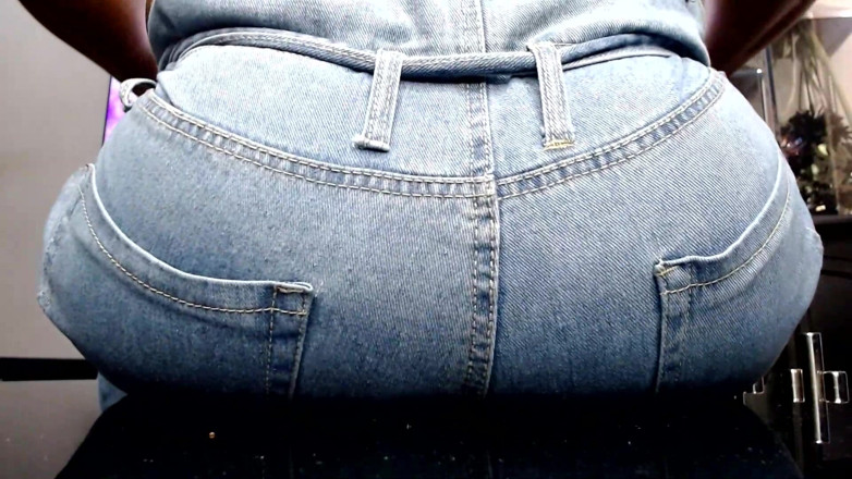 Maeling: Slut Teen Ruined in Jeans Ass-fyxiation with Giant Ass Unknowing