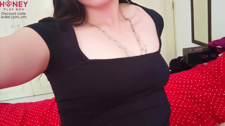 Candy Camille: En rentrant du travail à la maison, j’ai un orgasme intense...